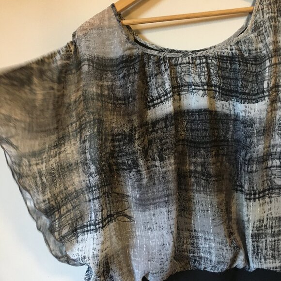 Ispiri Abstract Print 2 in 1 Flutter Sleeve & Tank Top - Picture 3 of 16